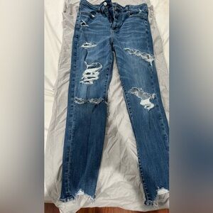 American Eagle skinny jeans,EUC, size 14
Pet friendly/smoke free.